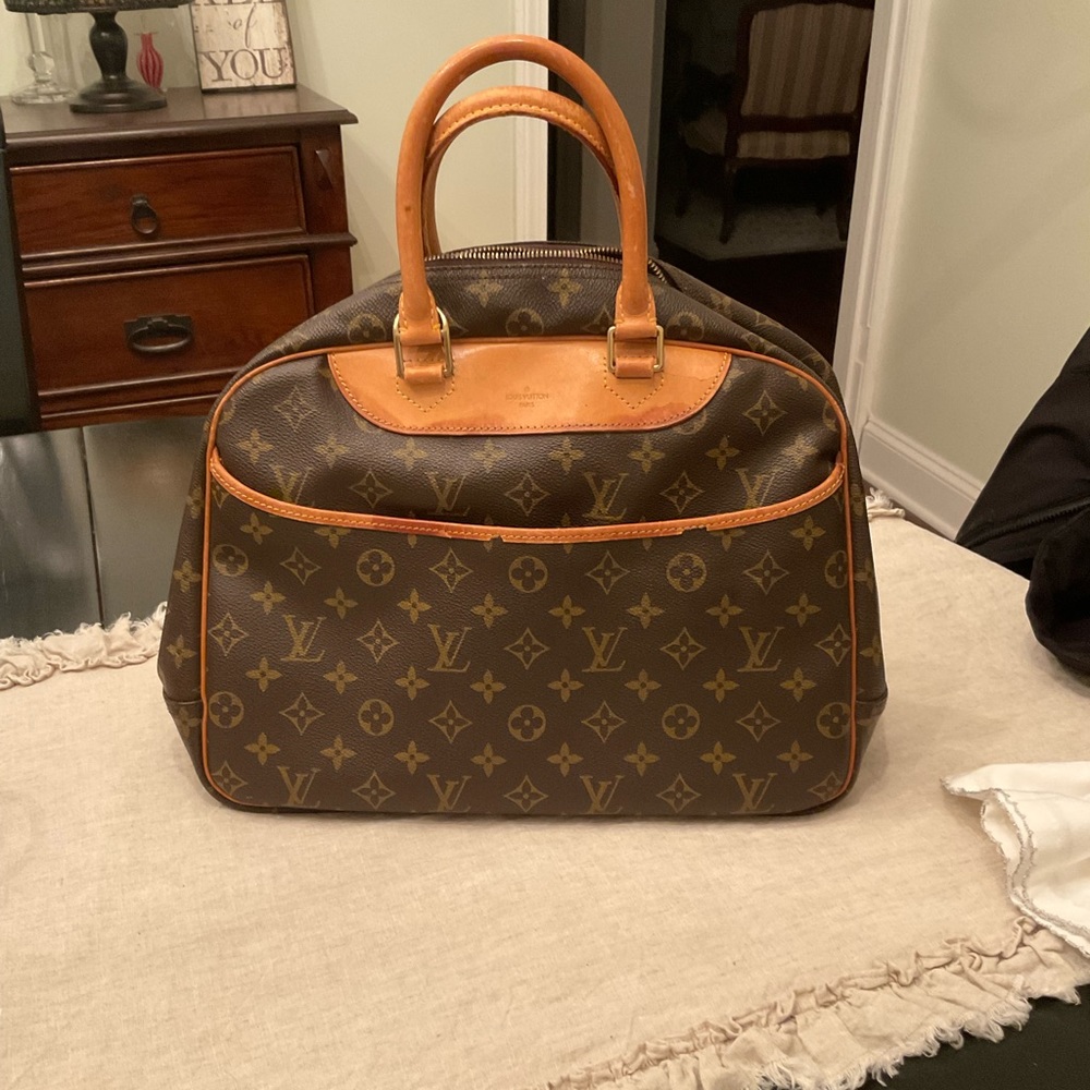 Authentic Louis Vuitton Deauville Boston Bag